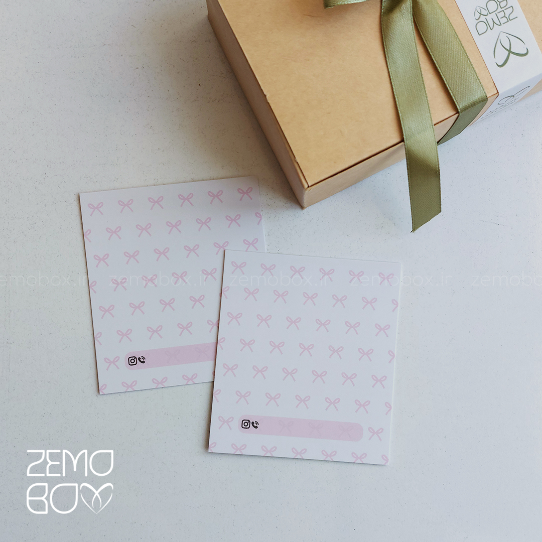 تگ همه کاره پاپیونی صورتی یکرو با جای نوشتن آیدی اینستاگرام و شماره تماس کد 4004